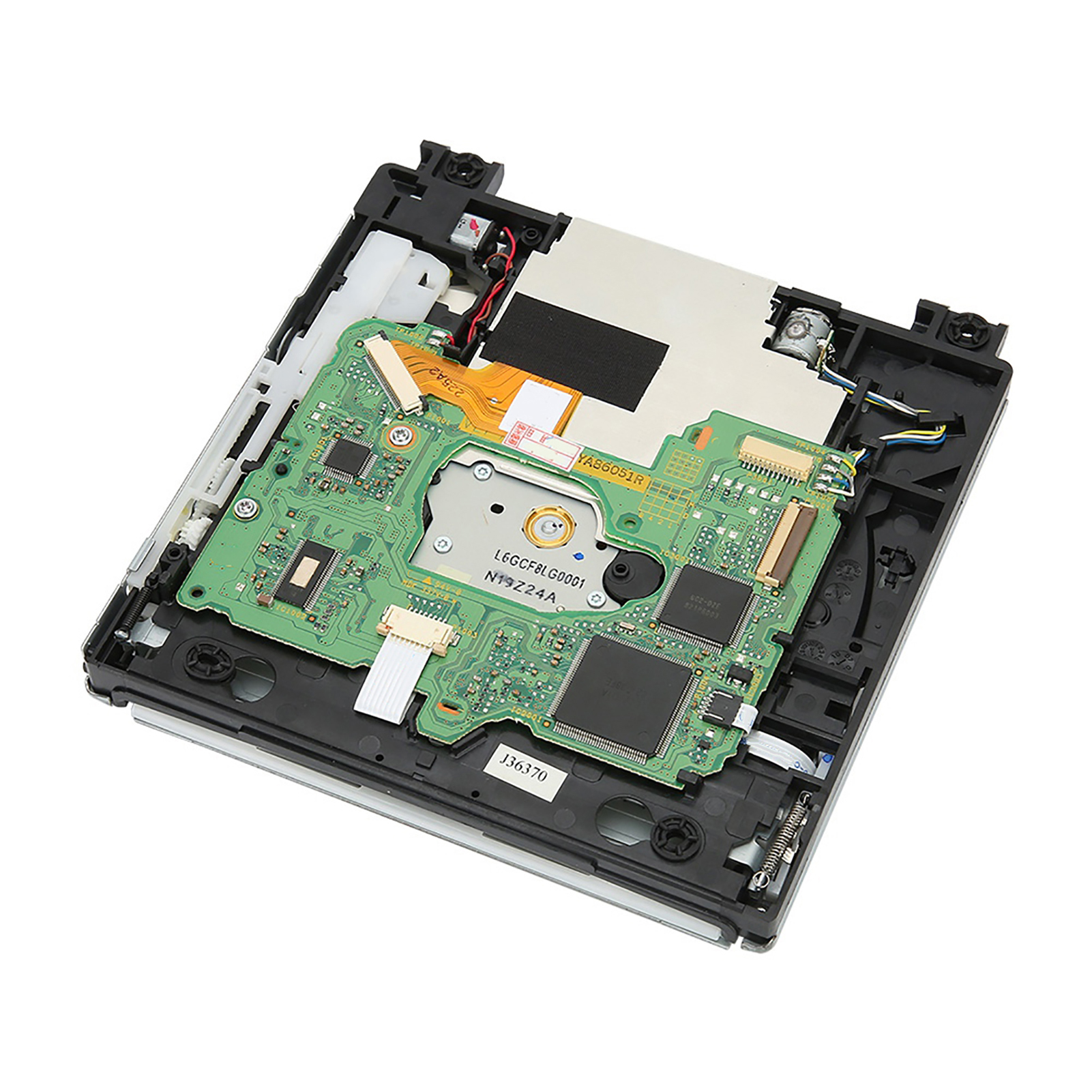 Offene Computerhardware mit grüner Platine auf weißem Hintergrund.
