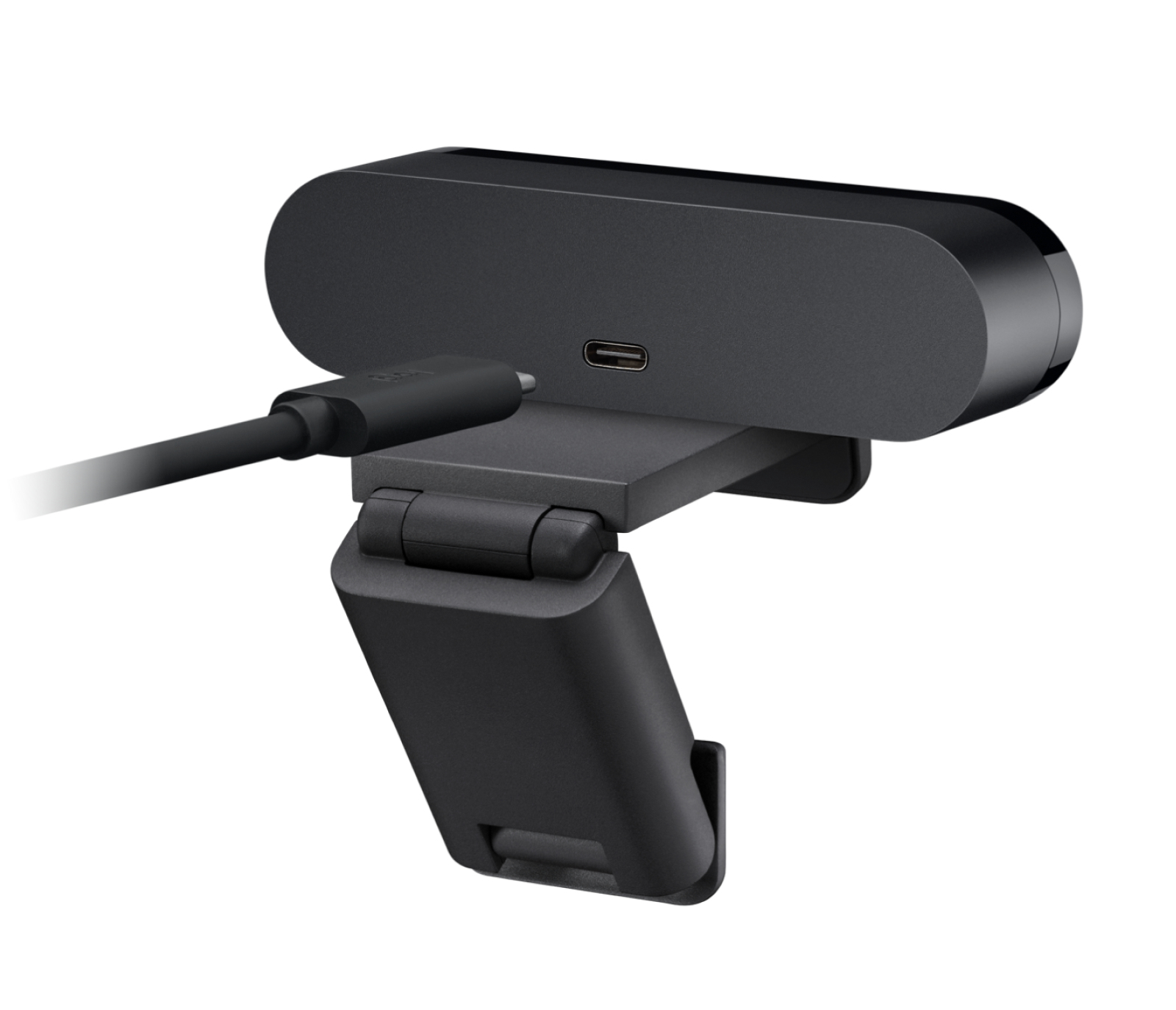 Schwarze Webcam mit eingestecktem Kabel und verstellbarer Halterung auf weißem Hintergrund.