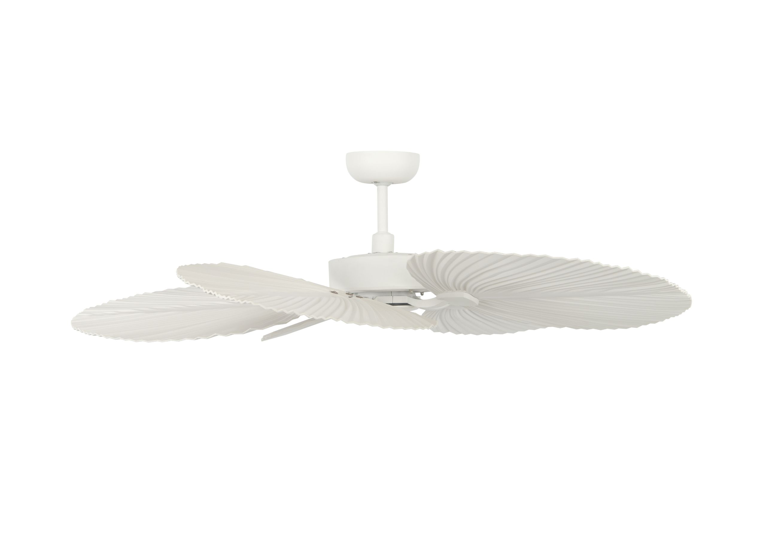 Weißer Deckenventilator mit drei blattförmigen Flügeln auf weißem Hintergrund.