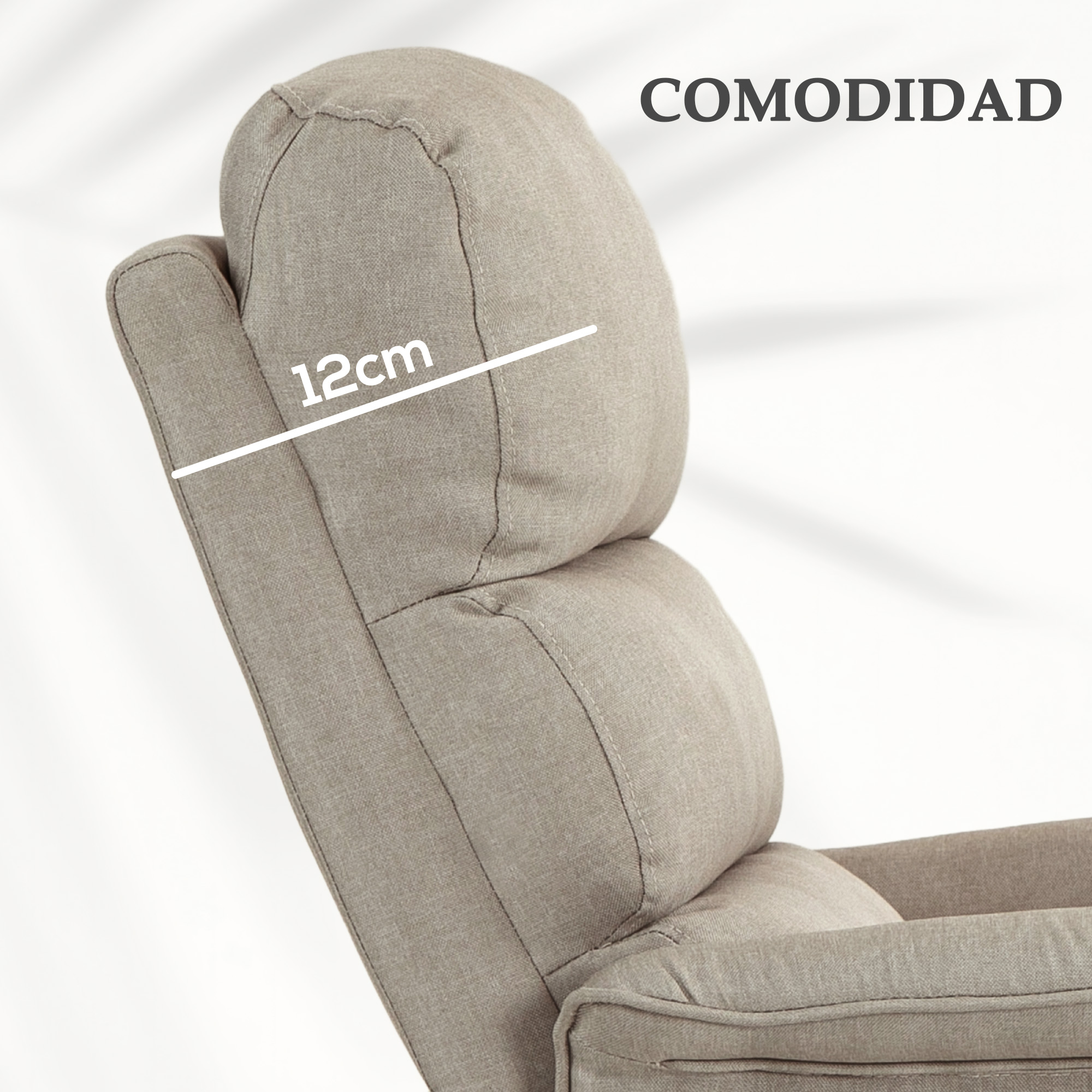 Primer plano del reposacabezas de una silla beige con una etiqueta de medición de 12 cm y la palabra 'COMODIDAD'.