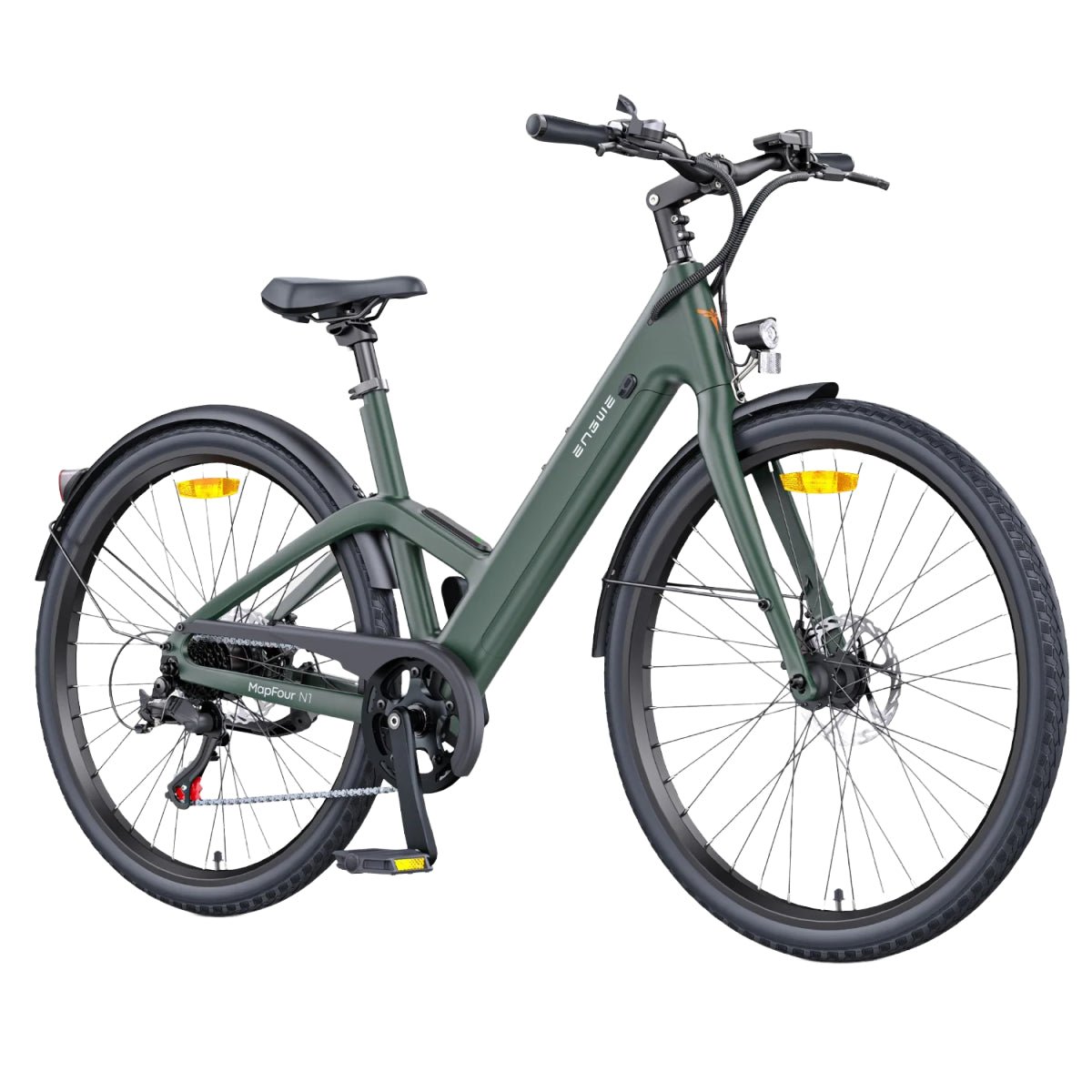 Bicicletta verde e nera su sfondo bianco. La bicicletta è una bici elettrica.