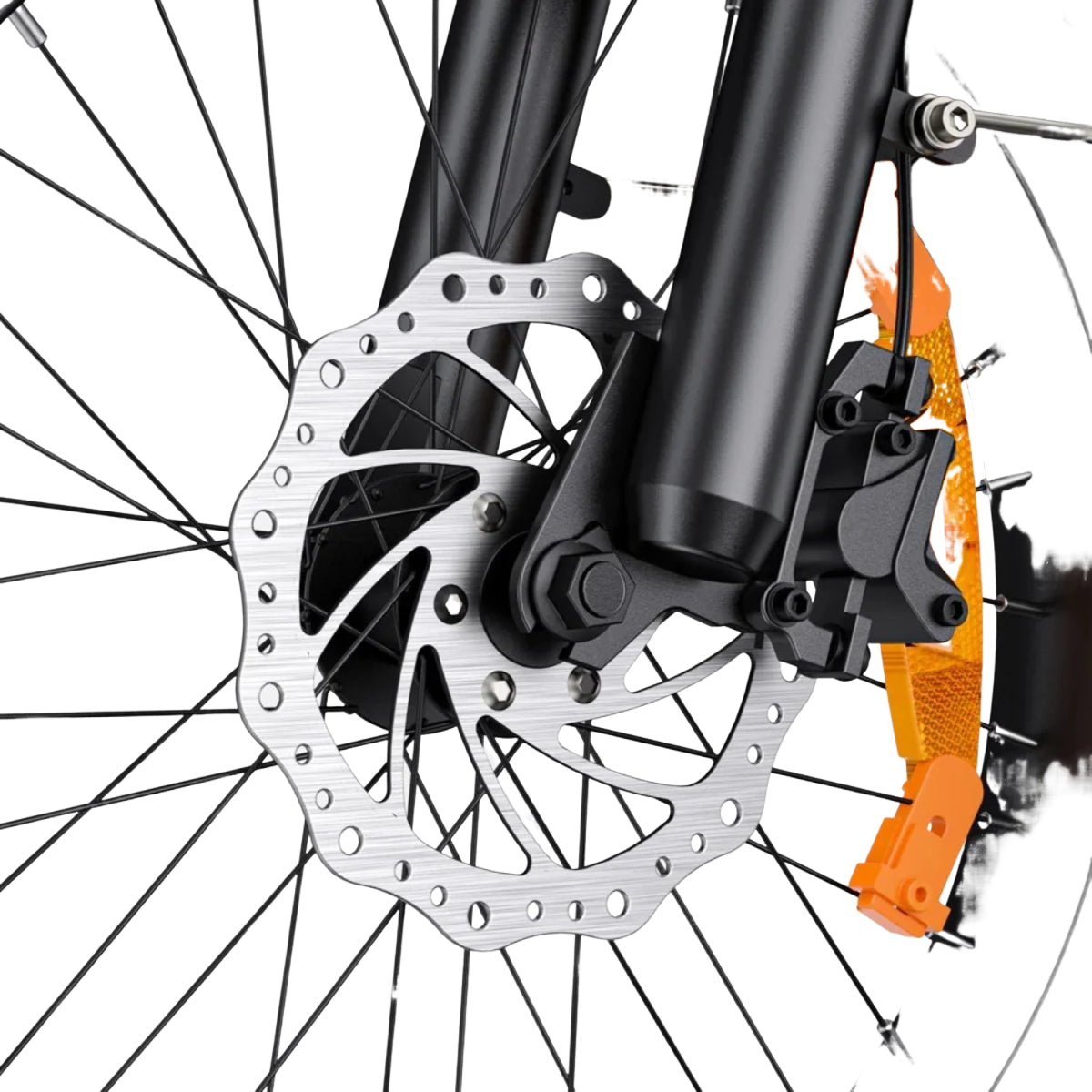 Primer plano de un freno de disco de bicicleta con rotor plateado y componentes negros, reflectores naranjas.