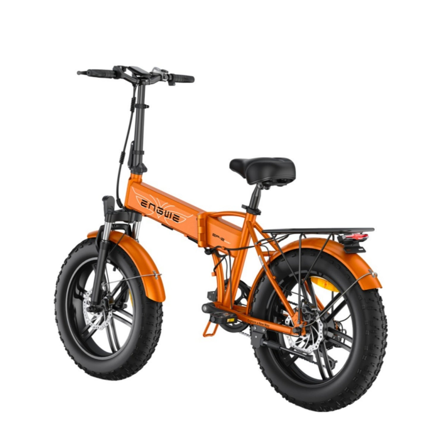 Oranges faltbares Elektrofahrrad. Schwarze Reifen. Weißer Hintergrund.