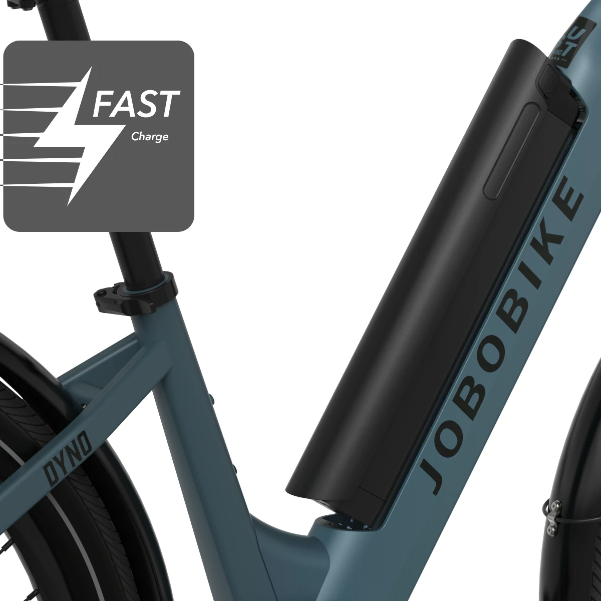 Zbliżenie na niebieski rower elektryczny z czarną baterią i napisem FAST Charge.