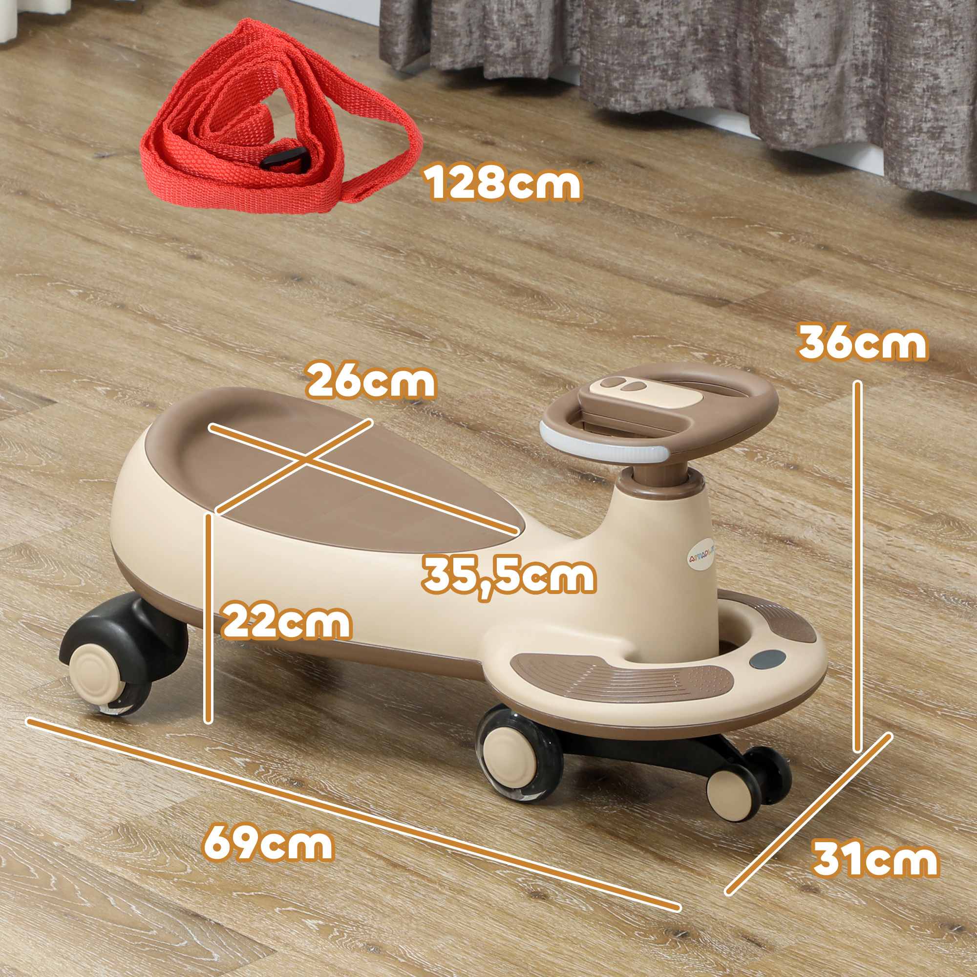 Coche de juguete con medidas. Coche beige y marrón sobre suelo de madera. Correa roja a la izquierda.