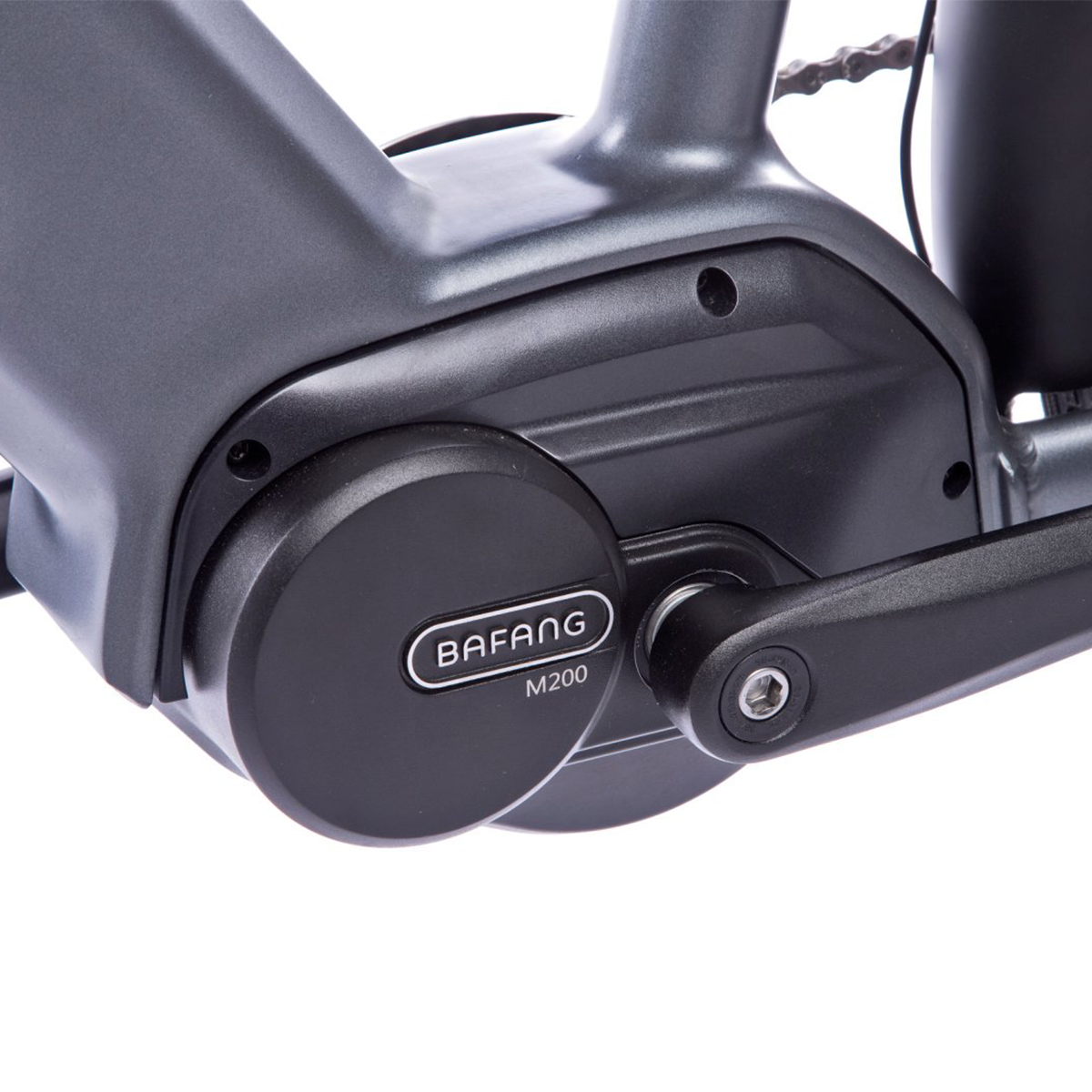 Zbliżenie silnika roweru elektrycznego. Silnik oznaczony jako BAFANG M200.