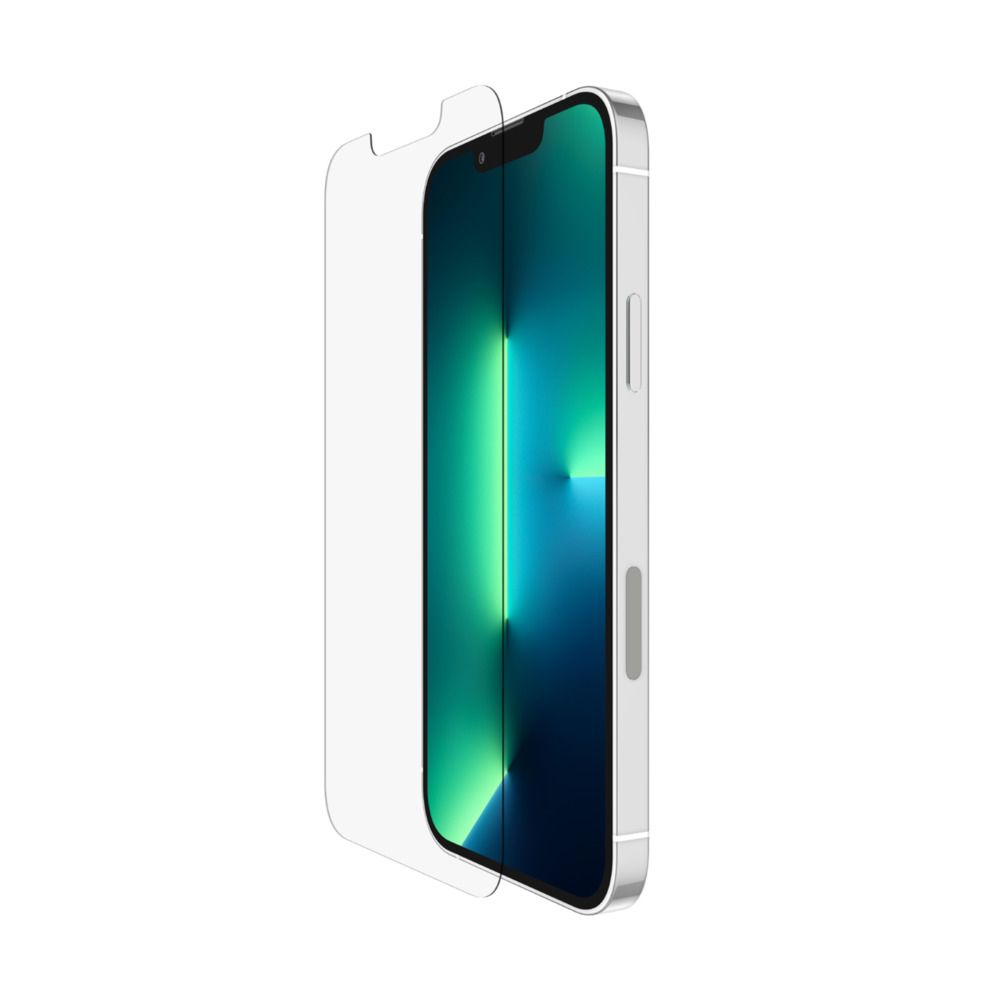 Uno smartphone con una protezione per lo schermo è visualizzato. Il telefono è argentato.