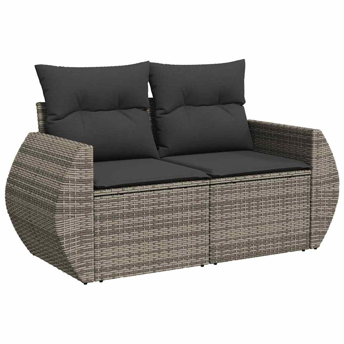 Graues Rattan-Liebesitz mit grauen Kissen. Zwei Rückenkissen und eine abgerundete Form.