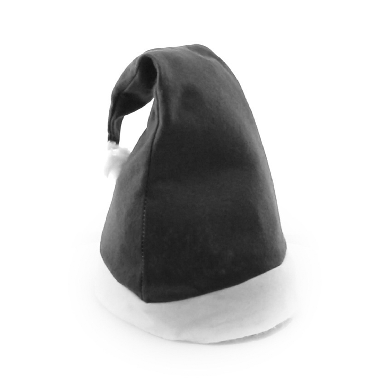 Un cappello da Babbo Natale nero con finiture bianche e un pompon bianco. Il cappello è su sfondo bianco.