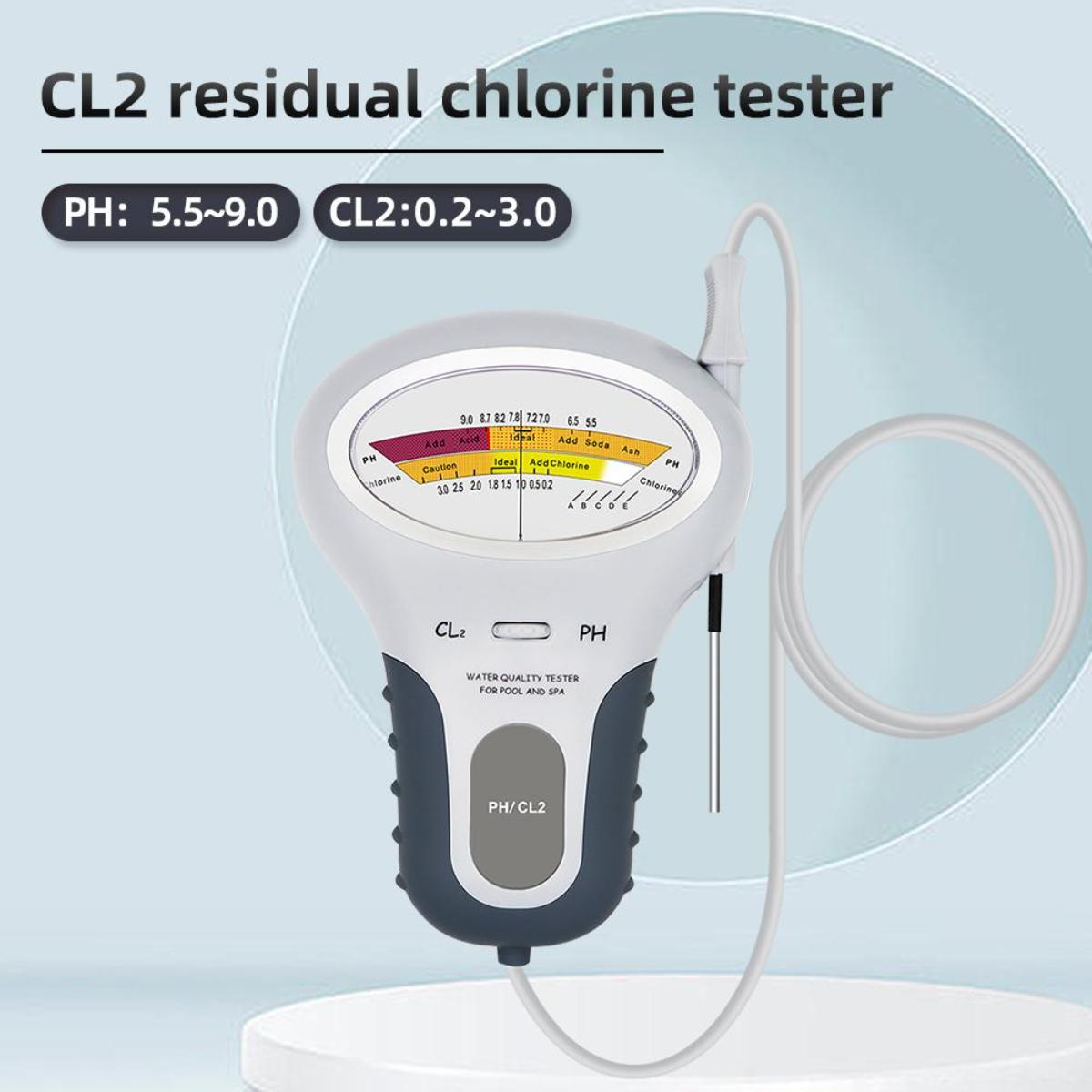 Ein weiß-grauer CL2-Restchlor-Tester. Es hat ein digitales Display und eine Sonde mit weißem Kabel. PH- und CL2-Messwerte werden angezeigt.