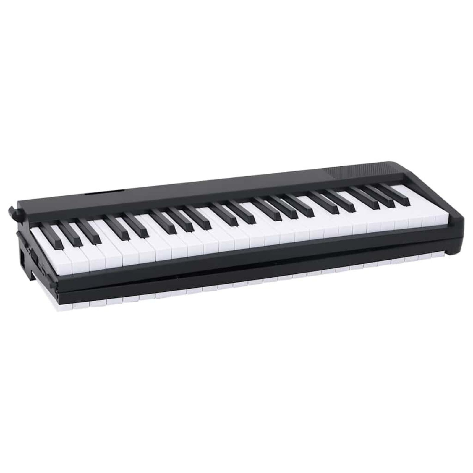 Eine schwarz-weiße Tastatur auf weißem Untergrund. Die Tasten sind weiß, der Rahmen ist schwarz.