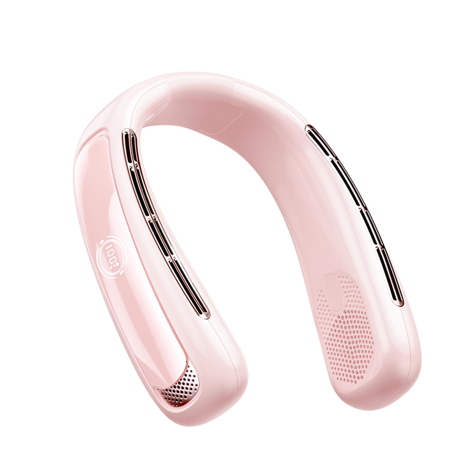 Ein rosa Nackenventilator mit gebogenem Design und Digitalanzeige wird auf weißem Hintergrund isoliert dargestellt.