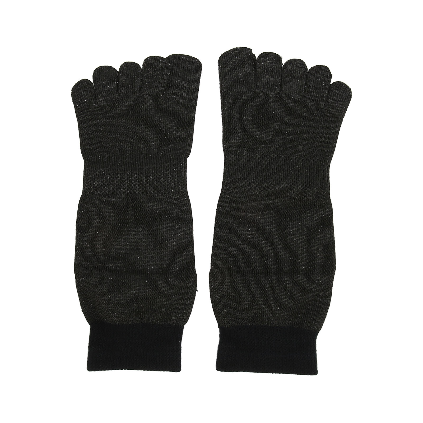 Paar schwarze Zehensocken auf weißem Hintergrund. Jede Socke hat fünf Zehentrenner und einen schwarzen Bund.