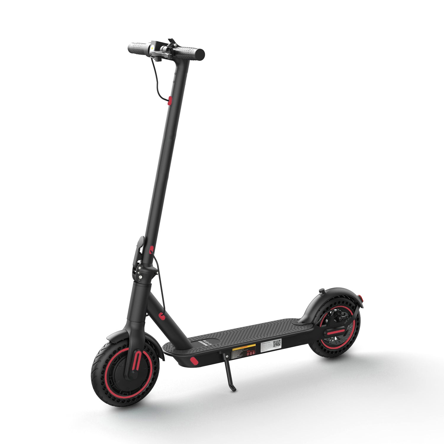 Monopattino elettrico nero e rosso su sfondo bianco. Ha due ruote, un manubrio e una piattaforma.