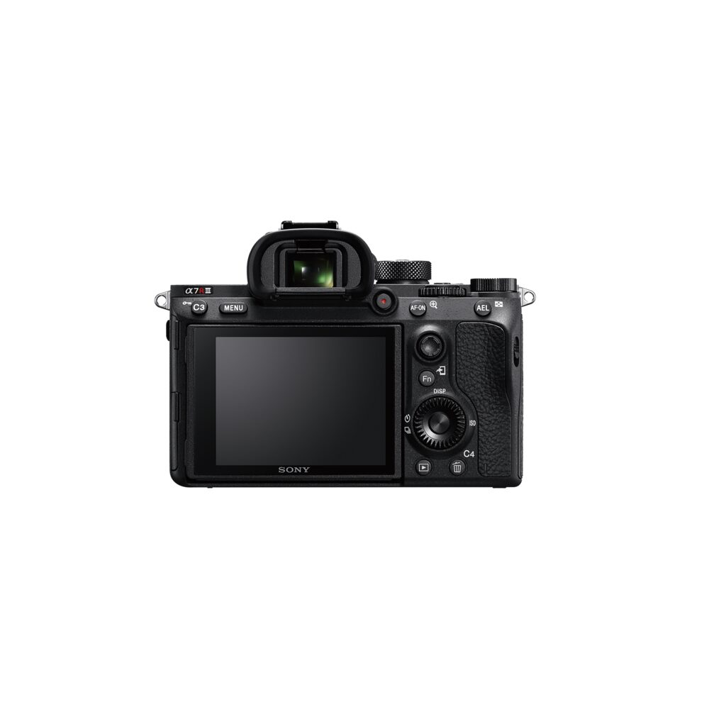Parte trasera de la cámara Sony Alpha 7 III negra. Pantalla LCD, botones y diales visibles. Fondo blanco.