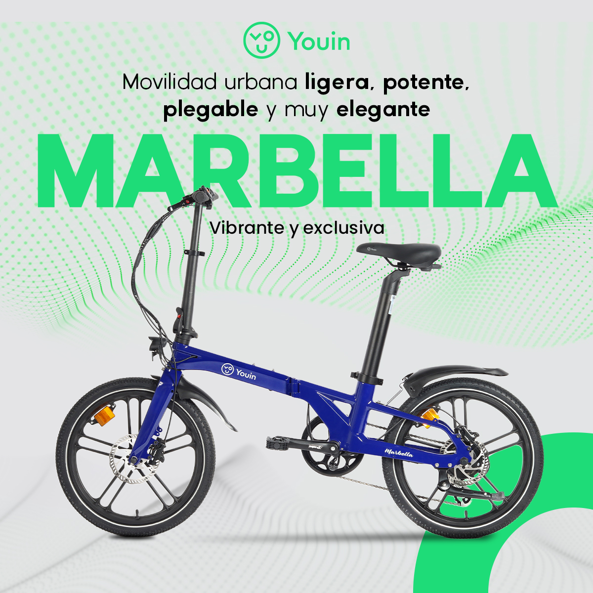 Bicicleta plegable azul Youin Marbella. Fondo verde con texto: 'Movilidad urbana ligera...MARBELLA...Vibrante y exclusiva'.
