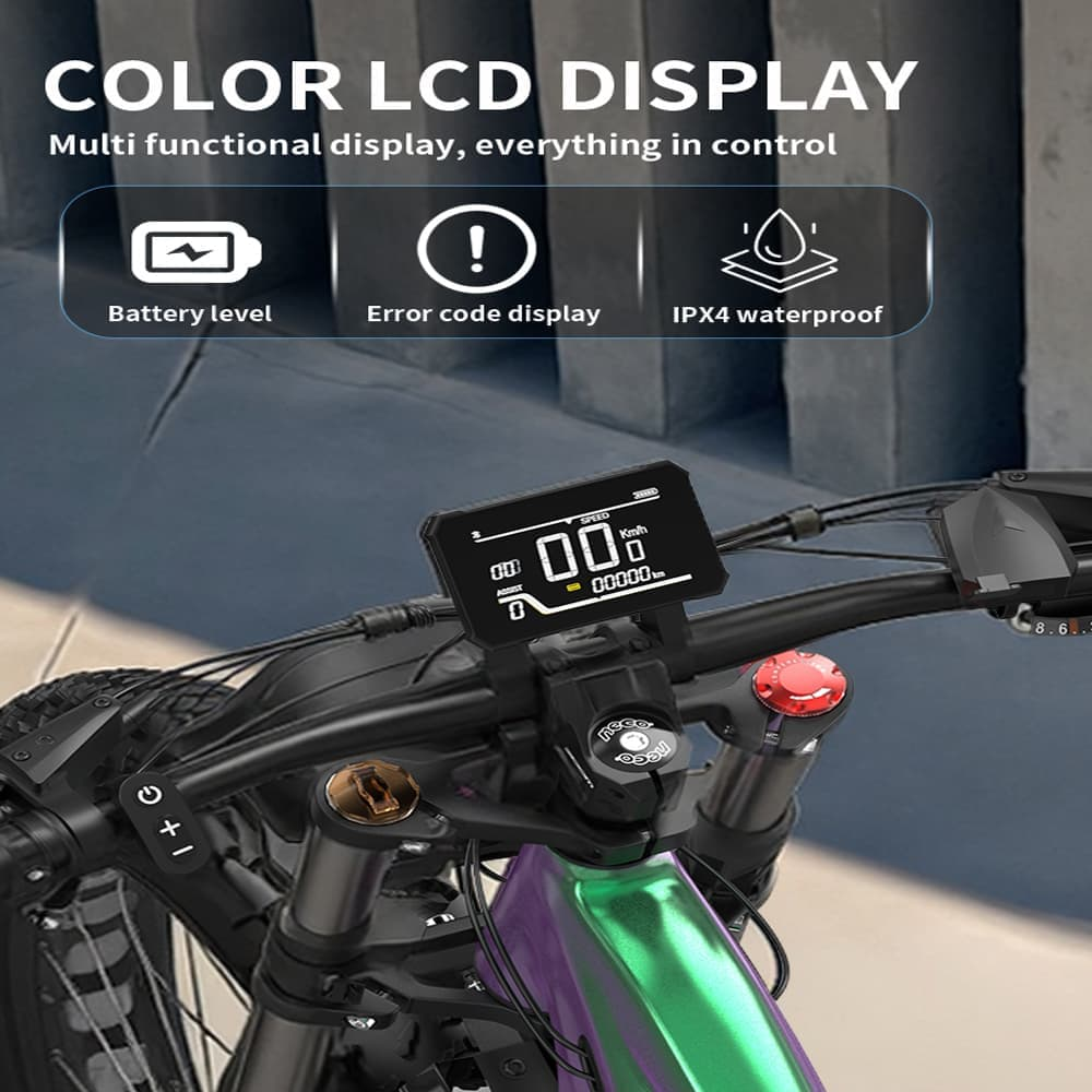 Primer plano de la pantalla LCD de una bicicleta. Muestra velocidad, batería y códigos de error. La bicicleta tiene un marco verde y morado.