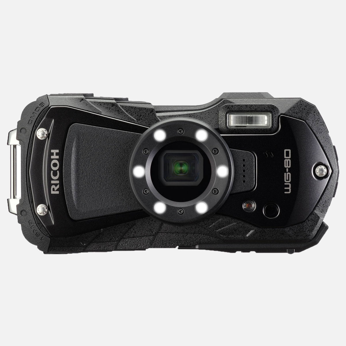 Zwarte Ricoh WG-80 camera. Het heeft een lens met witte lampjes, een flitser en knoppen. De achtergrond is effen wit.