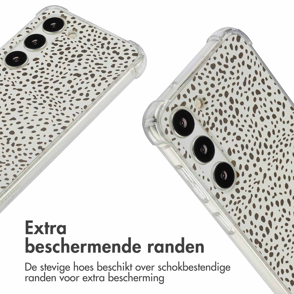 Twee telefoonhoesjes met bruine vlekken op een witte achtergrond. Twee telefoons met hetzelfde hoesje staan naast elkaar.