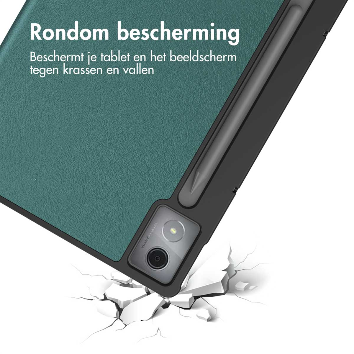 Een tablethoes, met een tablet en pen. De hoes is groen, het scherm is gebarsten.
