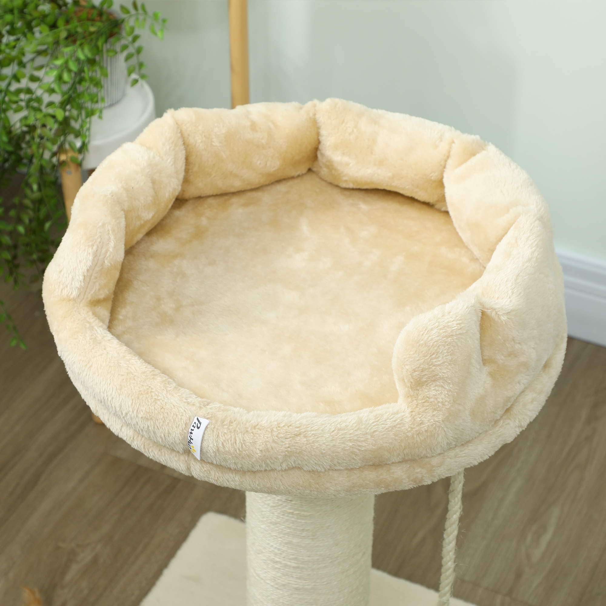 Piattaforma per albero per gatti, colore beige con imbottitura morbida.