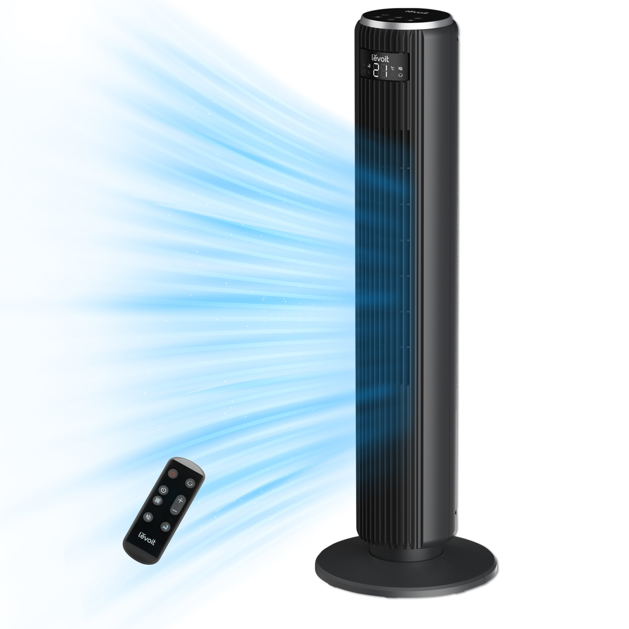 Schwarzer Turmventilator, blauer Luftstrom und Fernbedienung auf weißem Hintergrund. Digitalanzeige.