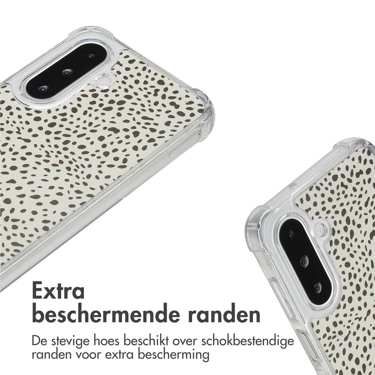 Close-up van telefoonhoesjes. Twee telefoons met een witte achtergrond. Hoesjes hebben een patroon en drie camera's.