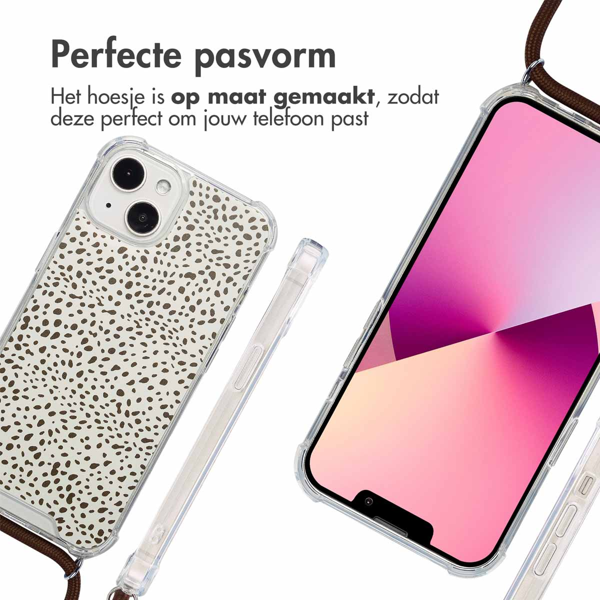 Er worden twee telefoons in hoesjes getoond. Eén heeft een dalmatiërpatroon, de andere is zwart. Een derde hoesje staat ernaast. De tekst luidt: perfecte pasvorm.