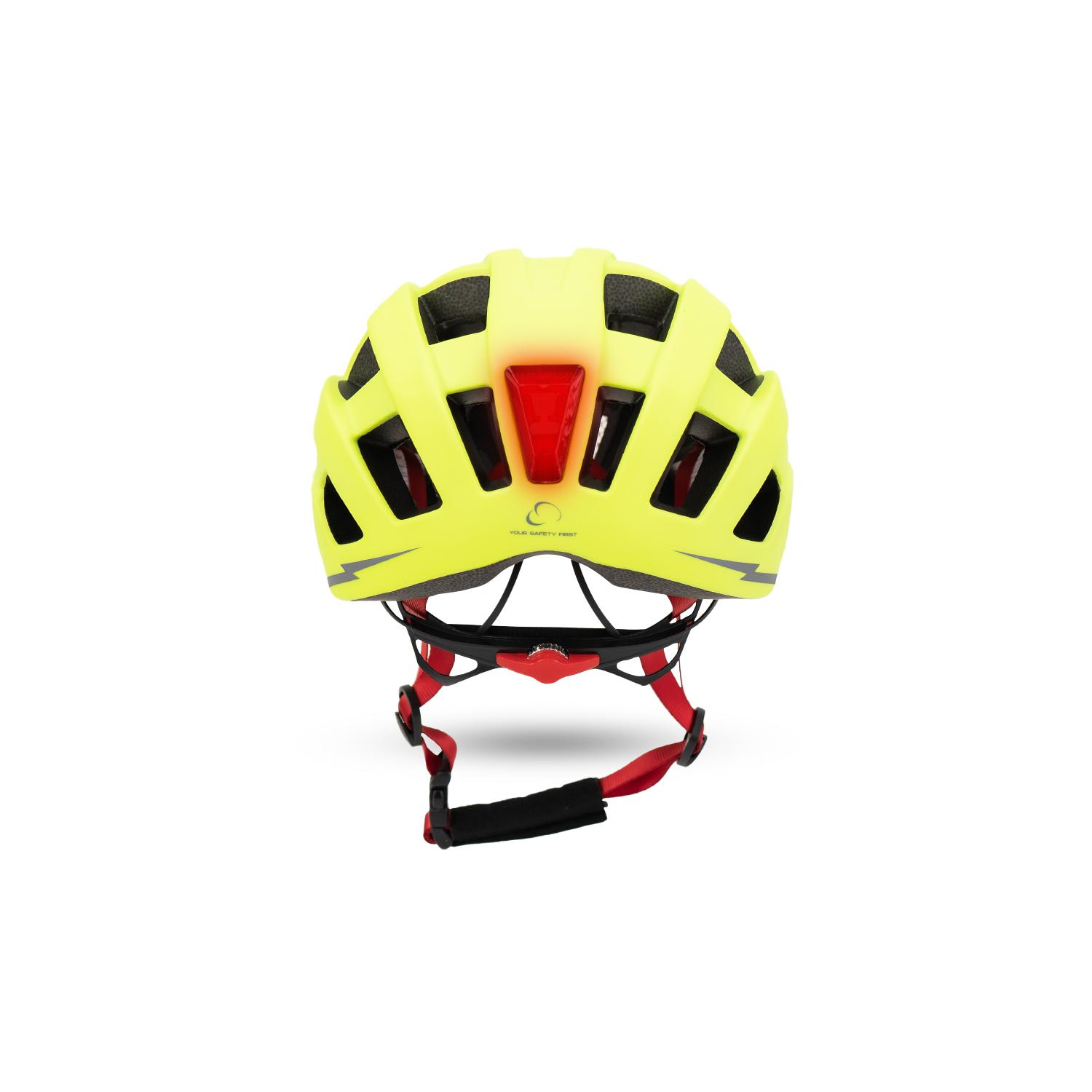 Parte trasera de un casco de bicicleta amarillo con una luz roja. Tiene orificios y correas rojas.