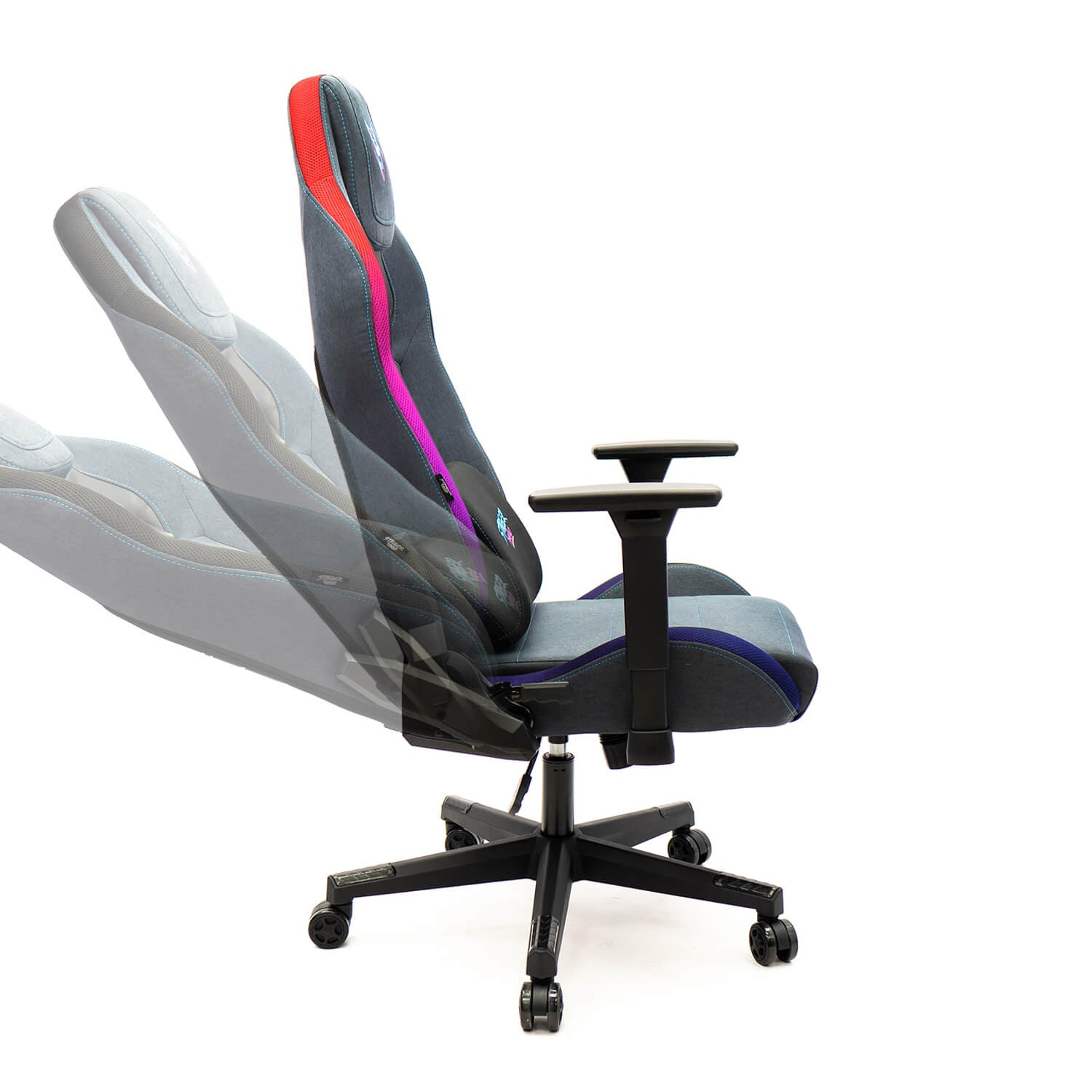 Silla gamer de perfil, reclinándose. Silla gris con detalles rojos y morados y base negra.