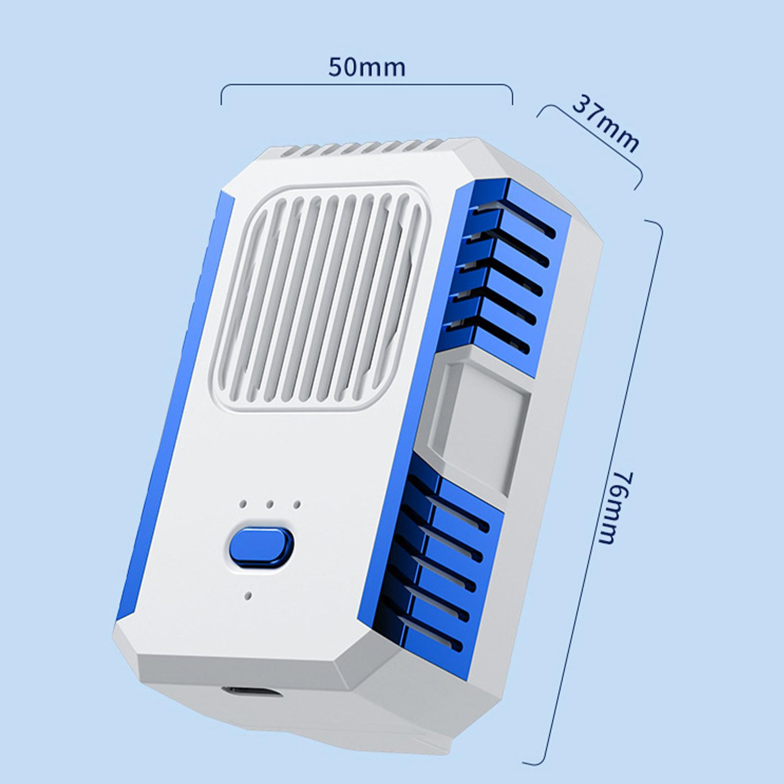 Ein weiß-blauer Telefonkühler mit beschrifteten Abmessungen, vor hellblauem Hintergrund.