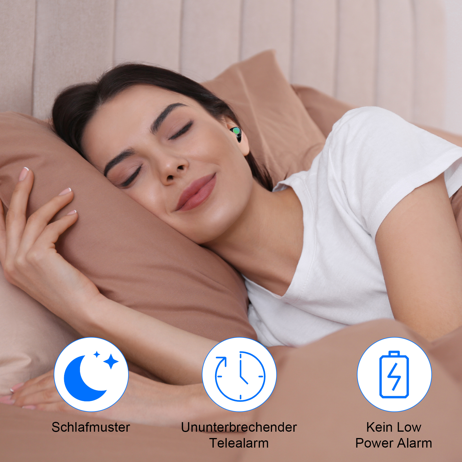 Eine Frau schläft mit Ohrhörern in den Ohren. Symbole zeigen Schlafmuster, ununterbrochenen Alarm und Low-Power-Alarm.