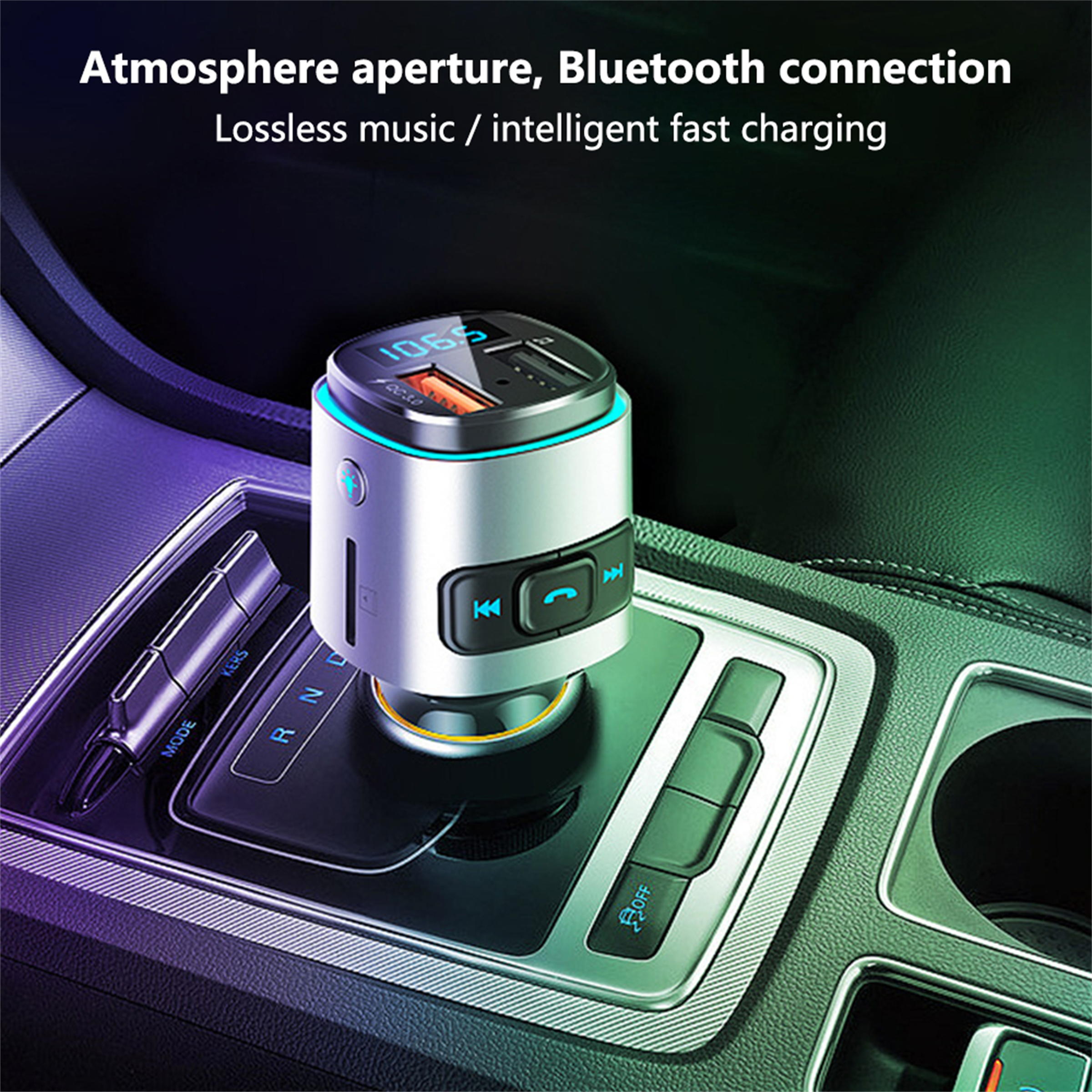 Ein silbernes elektronisches Gerät mit einem Bildschirm, der 106.5 anzeigt. Es befindet sich in einer Fahrzeugumgebung. Text: Atmosphäre Blende, Bluetooth-Verbindung.