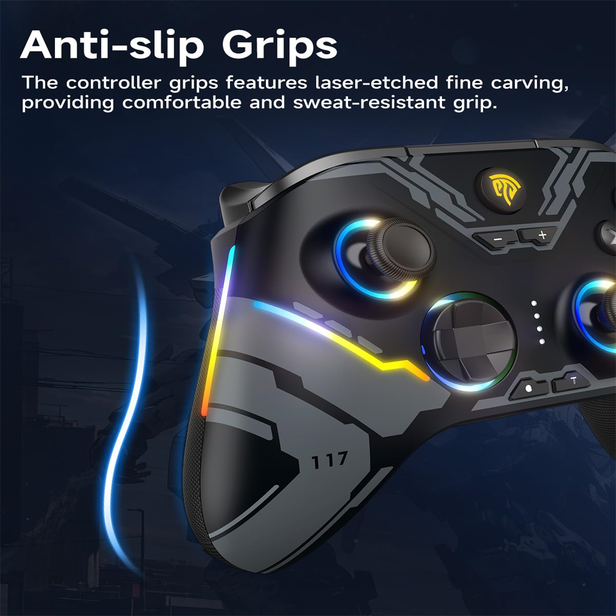 Nahaufnahme eines schwarzen Gamepads mit Anti-Rutsch-Griffen. Der Controller hat Lichter und die Nummer 117. Blaue Linien heben hervor.