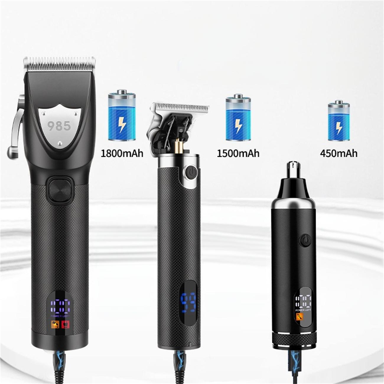 Drei silberne Haarschneidemaschinen. Jede hat eine andere Batteriekapazität. Der Hintergrund ist weiß.