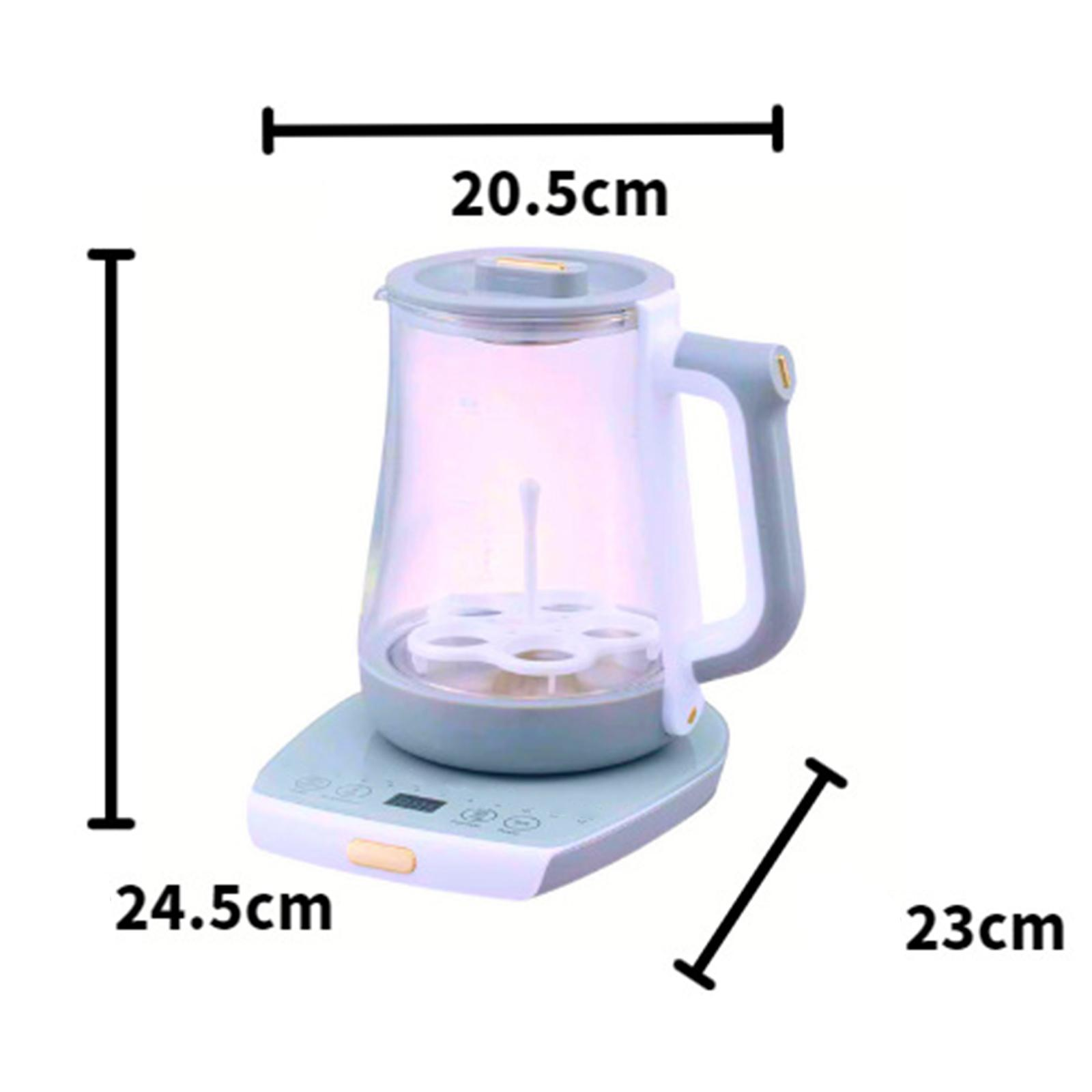 Ein Teekocher mit den angegebenen Abmessungen: 20,5 cm breit, 24,5 cm hoch und 23 cm tief.