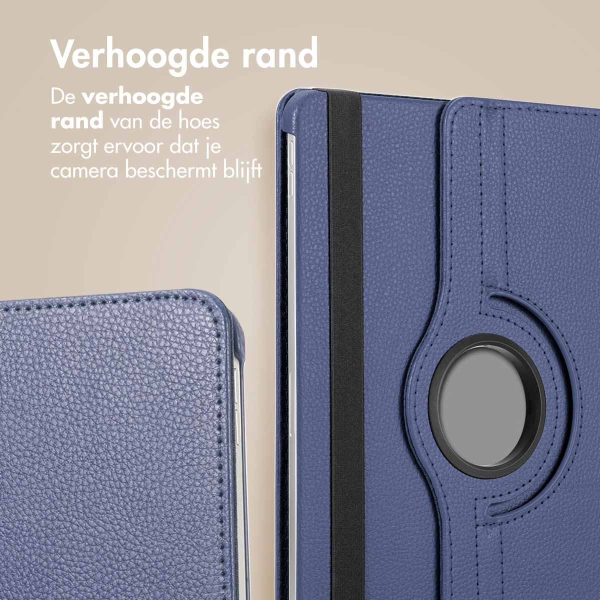 Gros plan d'un étui de tablette bleu, montrant le bord surélevé et une bande noire, améliorant la protection de la caméra.