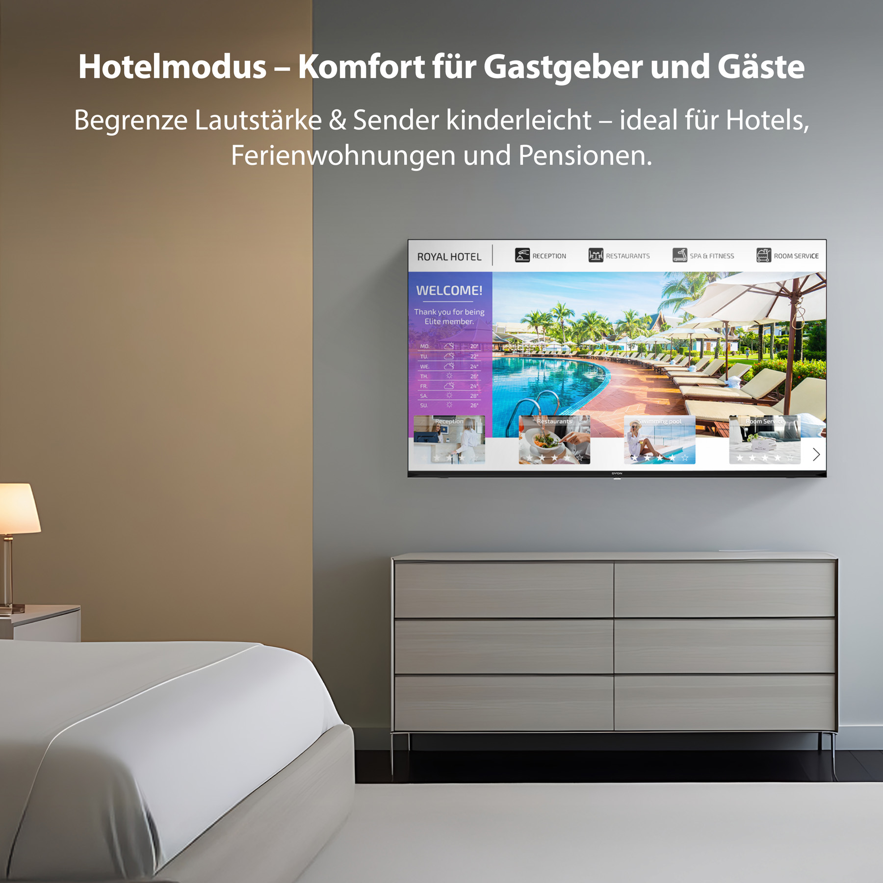 Ein modernes Hotelzimmer verfügt über einen Fernseher, der Hotelinformationen über einer hellgrauen Kommode und neben einem Bett anzeigt.