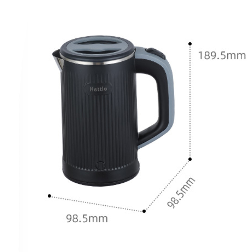 Ein schwarzer Wasserkocher mit beschrifteten Abmessungen. Er ist zylindrisch, hat einen grauen Griff und Deckel und das Wort 'Kettle'.