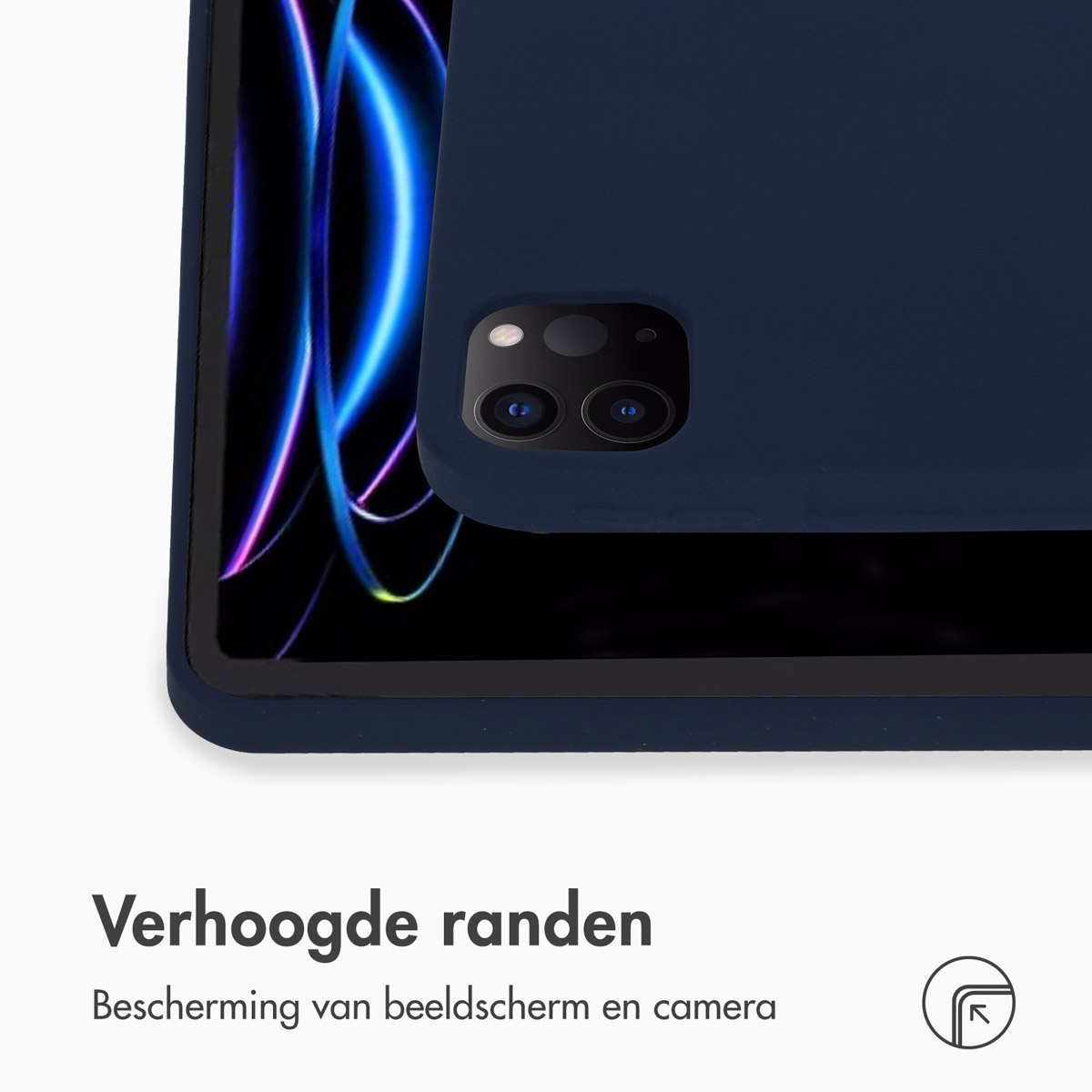 Een tablet in een donkerblauwe hoes, met de camera en schermdetails zichtbaar.