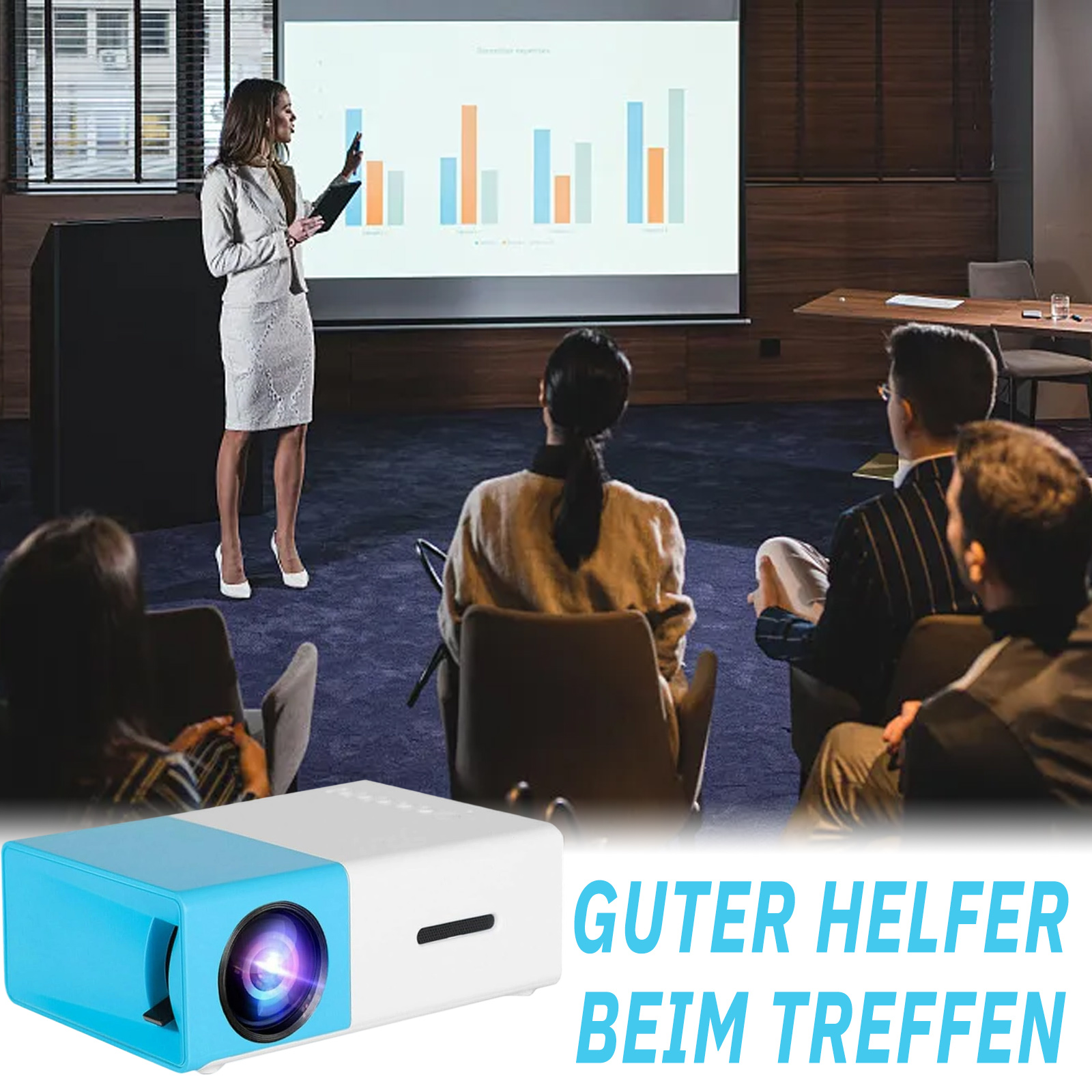 Ein Besprechungsraum mit einem Projektor, der eine Präsentation zeigt. Personen sitzen, und eine Frau präsentiert.
