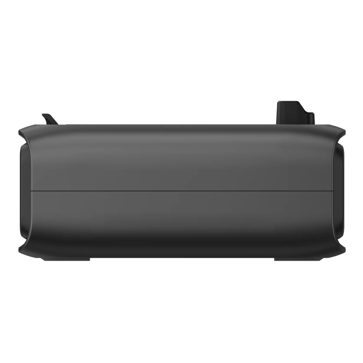 Dispositivo rettangolare nero, forse una batteria, con bordi arrotondati. Parte superiore con elemento rialzato.