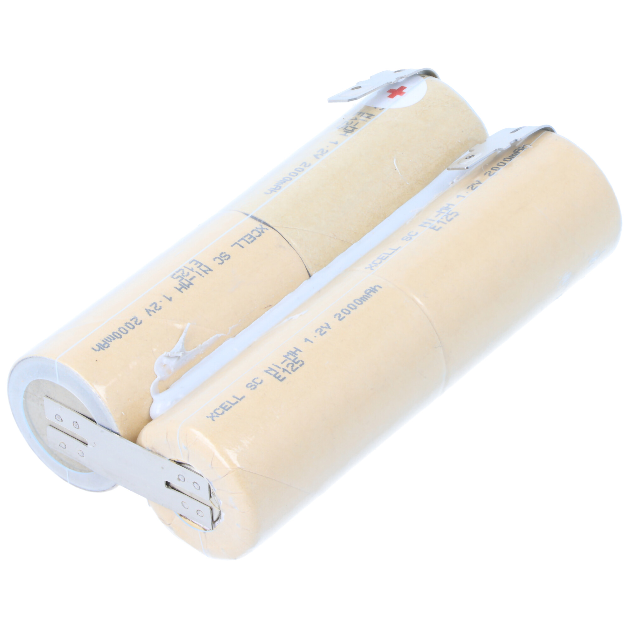 Zwei beige Batterien mit Text, gehalten von einer Metallhalterung, vor weißem Hintergrund. Details der Batterie sind sichtbar.