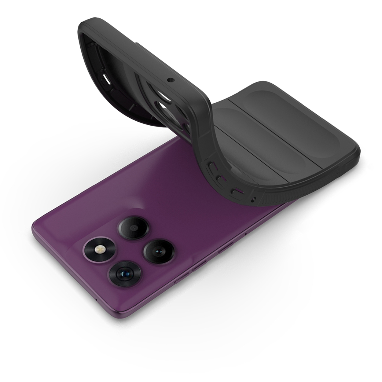 Un téléphone violet avec trois caméras est dans un étui noir partiellement retiré.