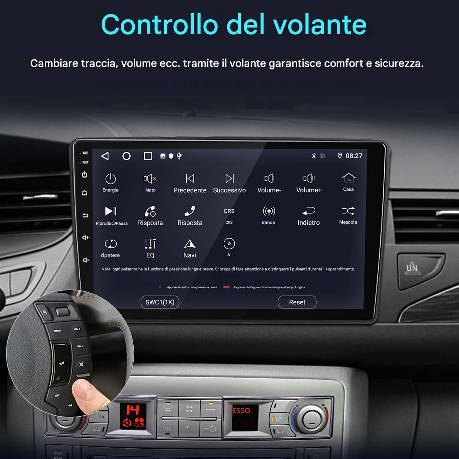 Schermo del cruscotto dell'auto che mostra impostazioni e comandi. Una mano preme un pulsante sul volante. Lo schermo mostra icone.