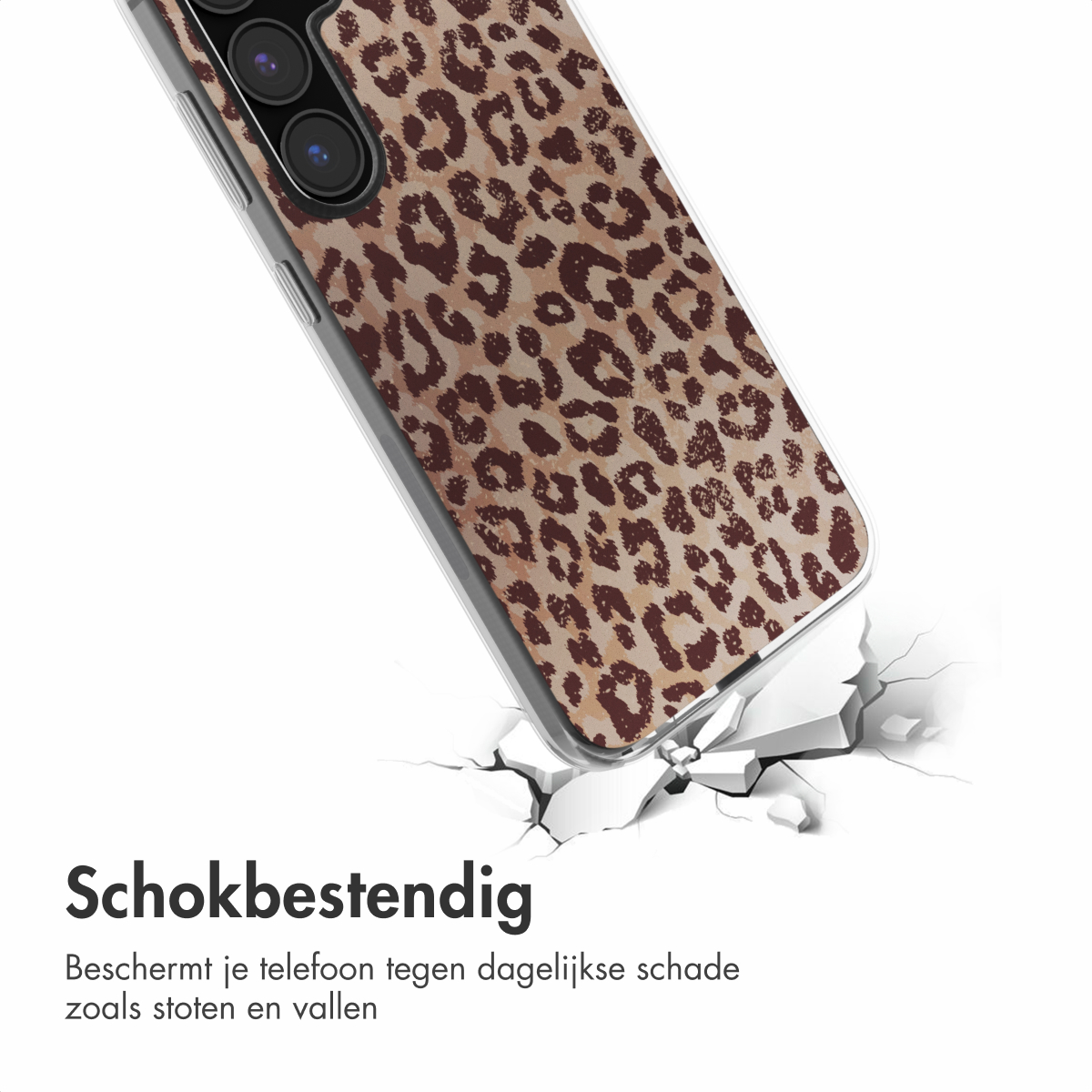Telefoonhoesje met luipaardpatroon. Hoesje is gebarsten. Lichte achtergrond. Tekst onderaan.