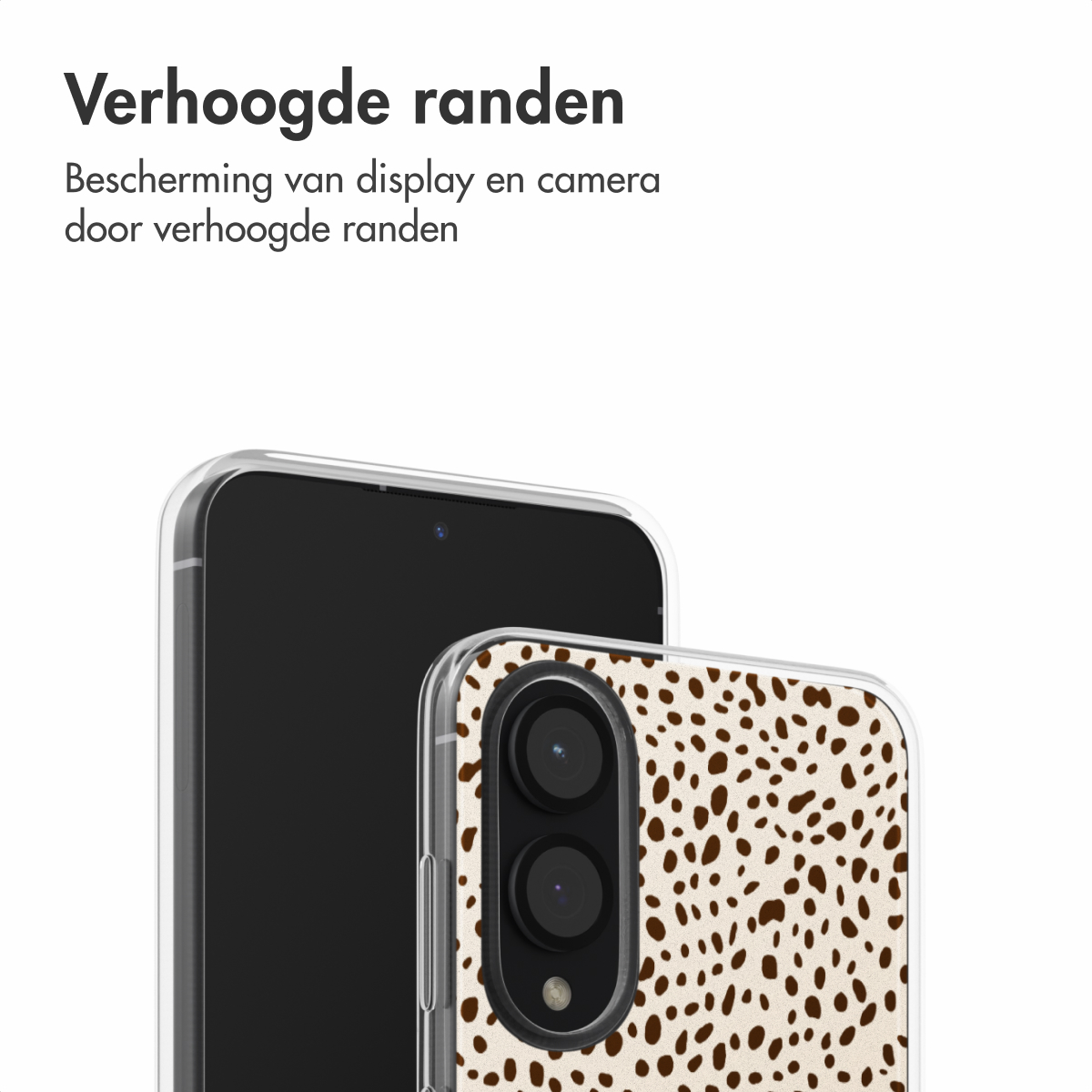 Een telefoon met een luipaardprint hoesje. De telefoon zit in een hoesje met bruine vlekken op een tan achtergrond.