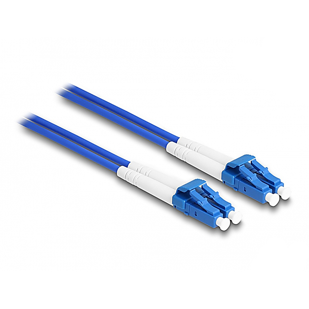 Due cavi in fibra ottica blu con connettori bianchi e blu. I cavi sono in diagonale.