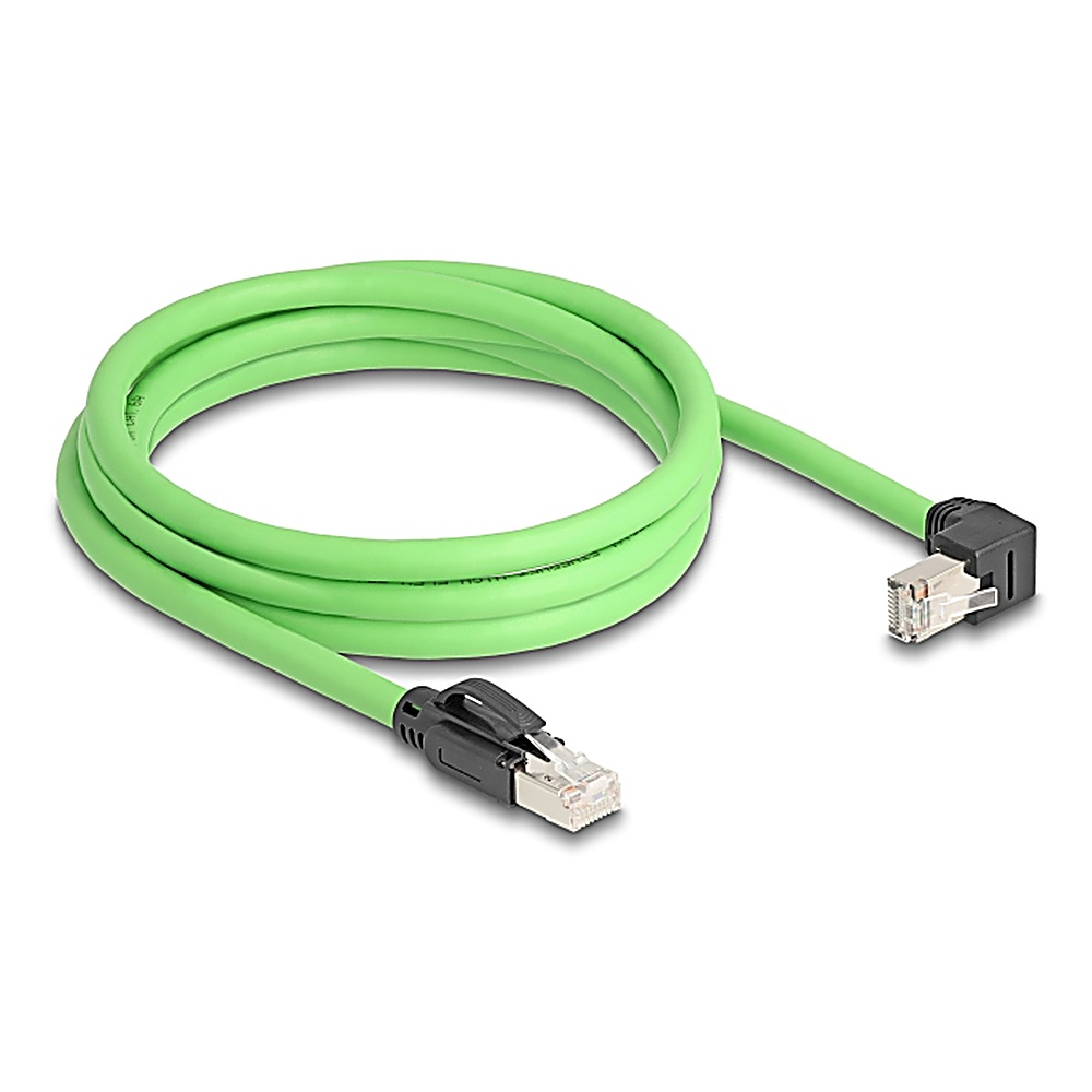 Cavo Ethernet verde, arrotolato, con connettori su entrambe le estremità.
