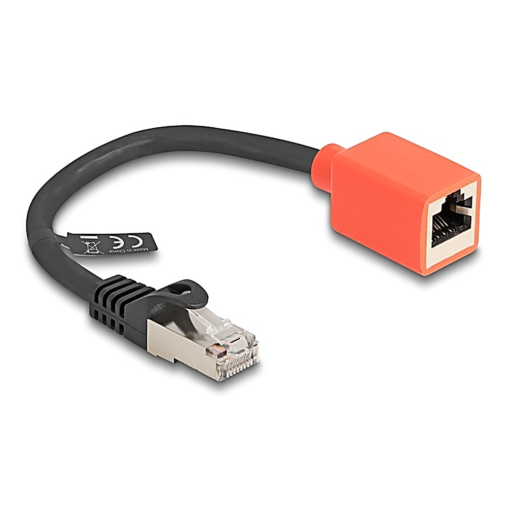 Zwarte kabel met een RJ45-connector aan één kant en een oranje poort aan de andere kant.